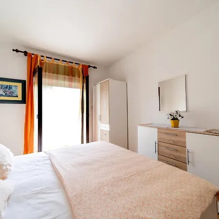 Apartmani Centar Palit Exterior foto