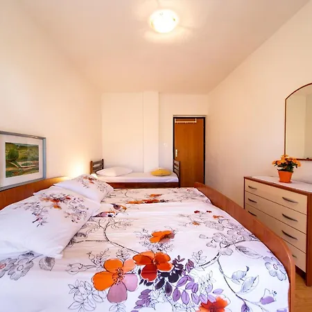 Apartmani Centar Palit Exterior foto